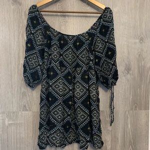 Princess Vera Wang Blouse Black Abstract Print